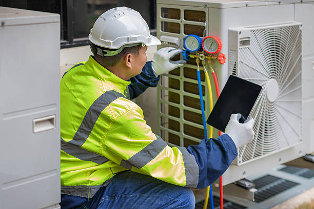 Professional Hvac technician working in Zionsville, IN